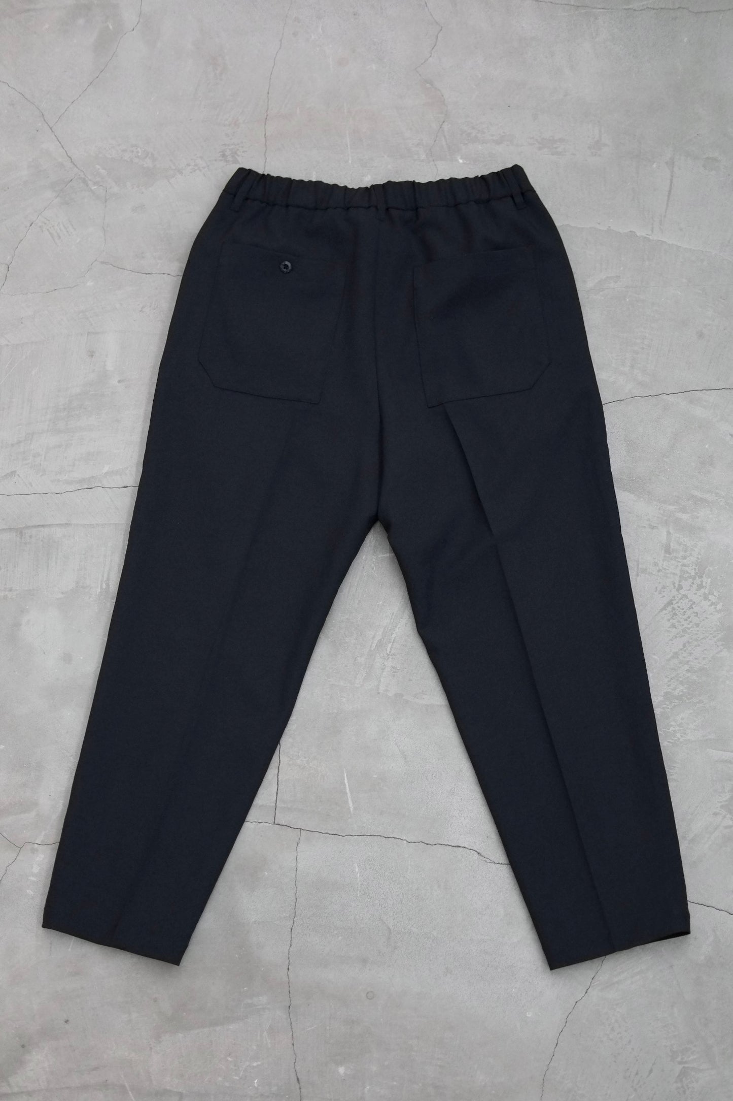 VERSATILE EASY TROUSERS / BLACK
