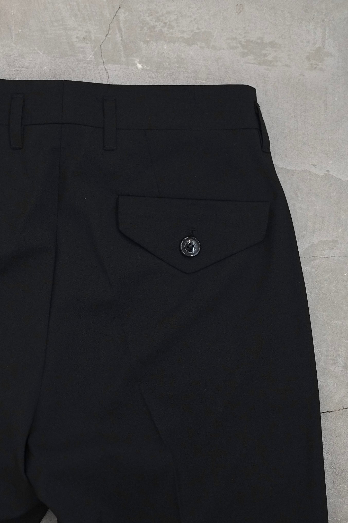 TAPERDE TROUSERS / BLACK