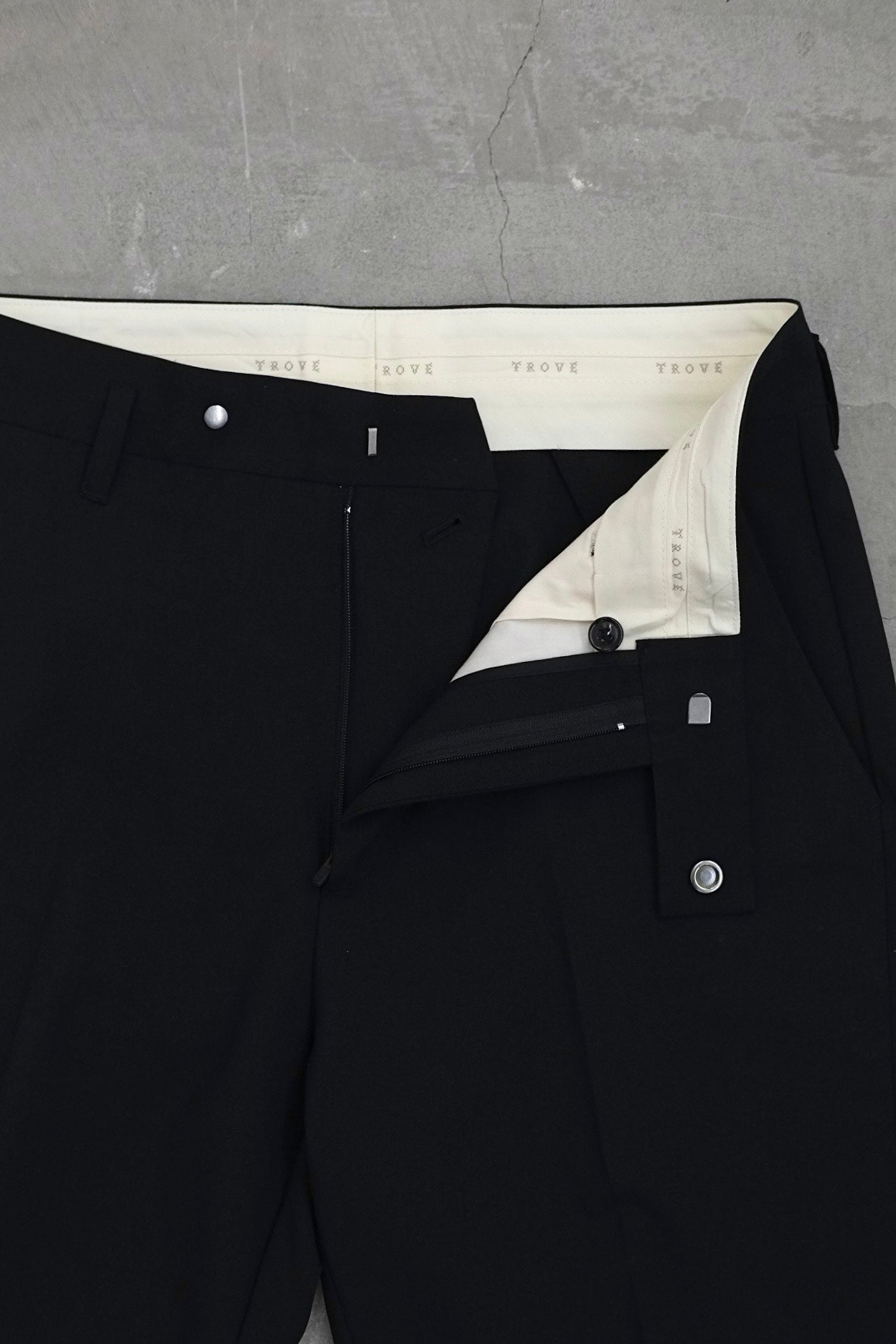 TAPERDE TROUSERS / BLACK