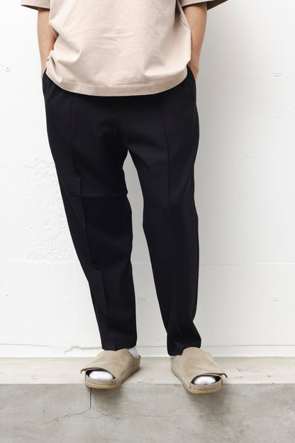 VERSATILE EASY TROUSERS / BLACK