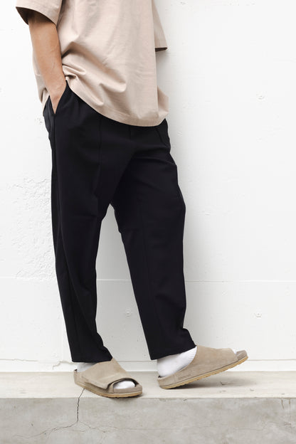 VERSATILE EASY TROUSERS / BLACK