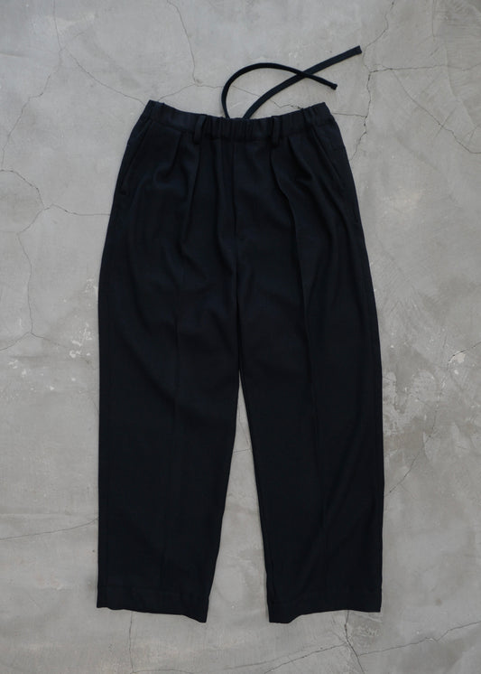 TWILL TUCK TROUSERS