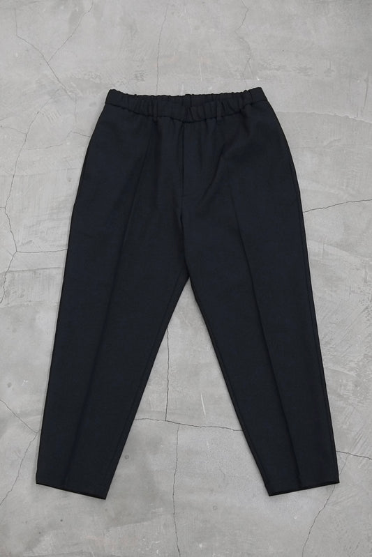 VERSATILE EASY TROUSERS / BLACK