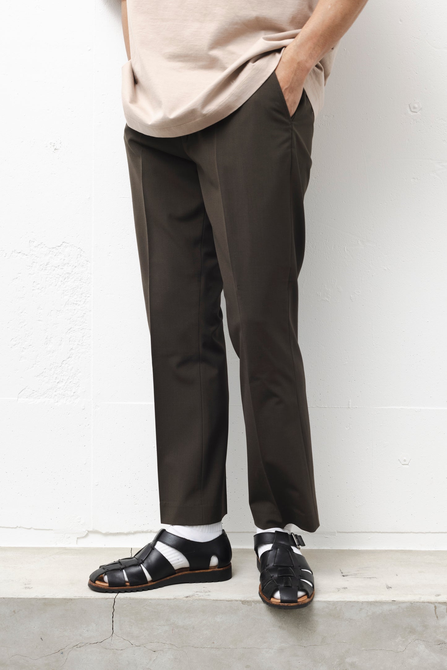 TAPERDE TROUSERS / OLIVE