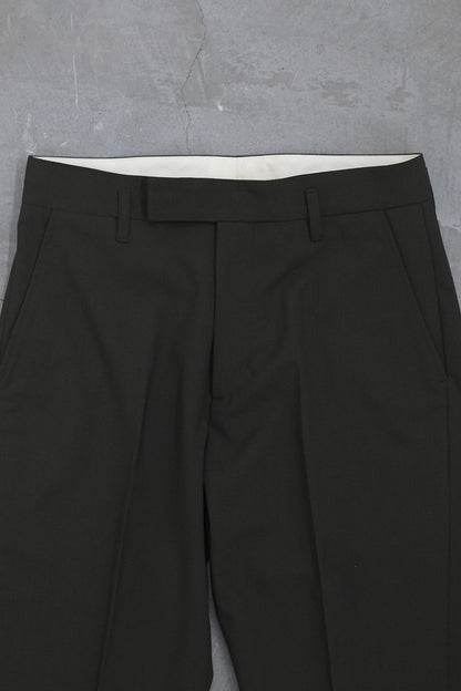 TAPERDE TROUSERS / OLIVE