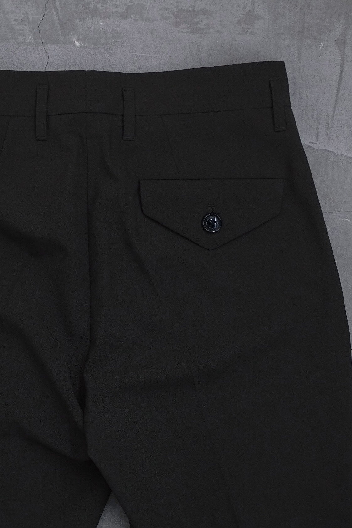 TAPERDE TROUSERS / OLIVE